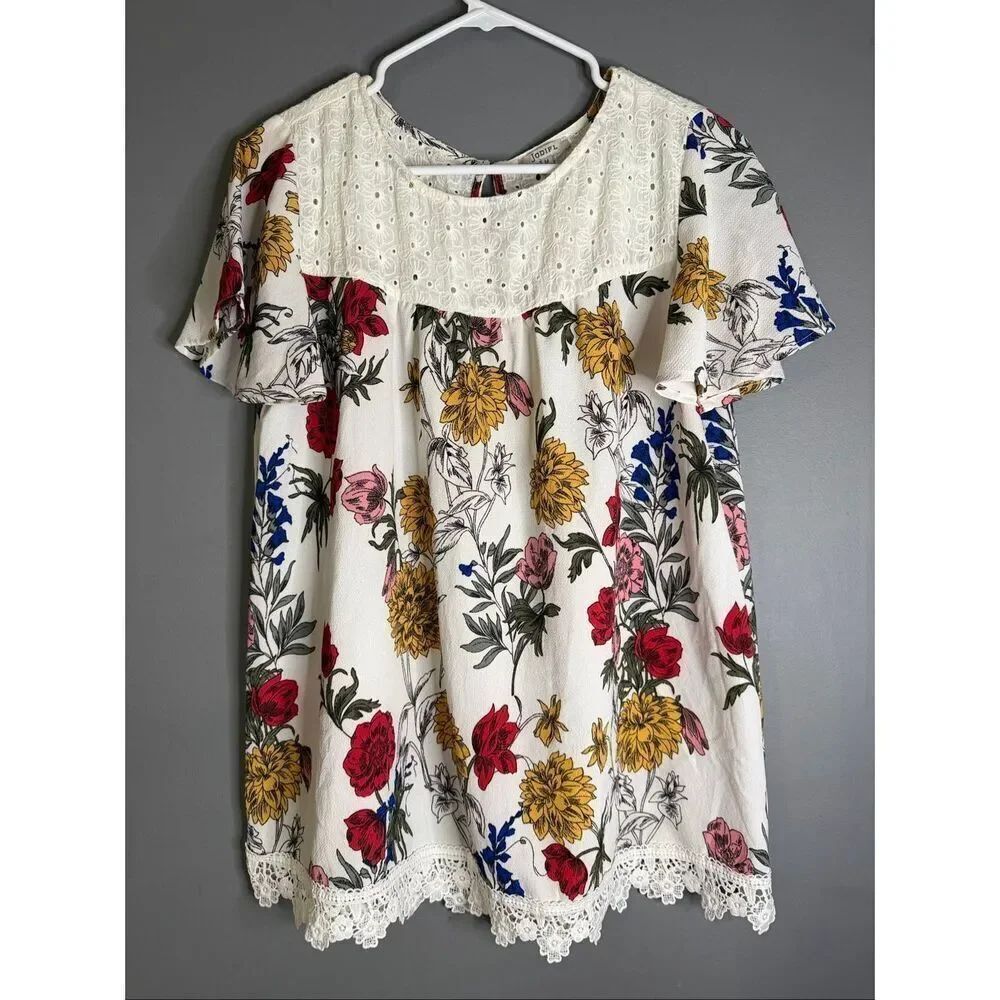 Jodifl Floral Embroidered Lace Top And Hem Short Sleeve Shirt Size M